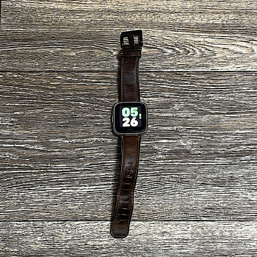 Fitbit Versa Lite with Genuine Leather Band